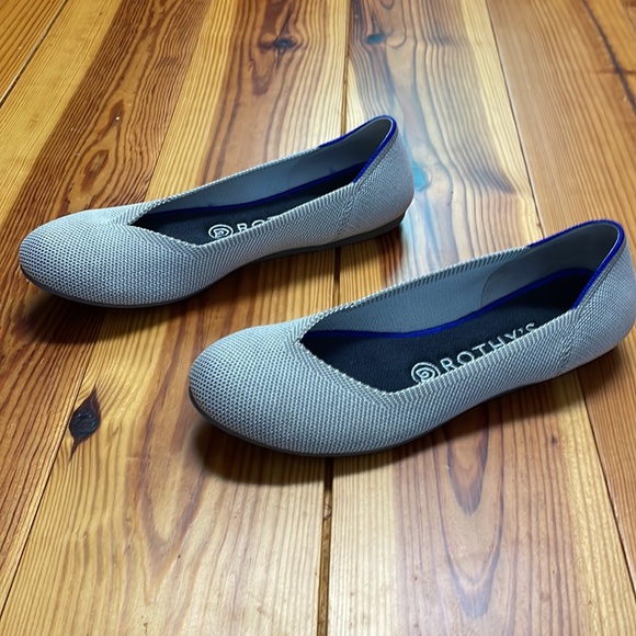 Rothy’s Flats. size 7. - Picture 2 of 5